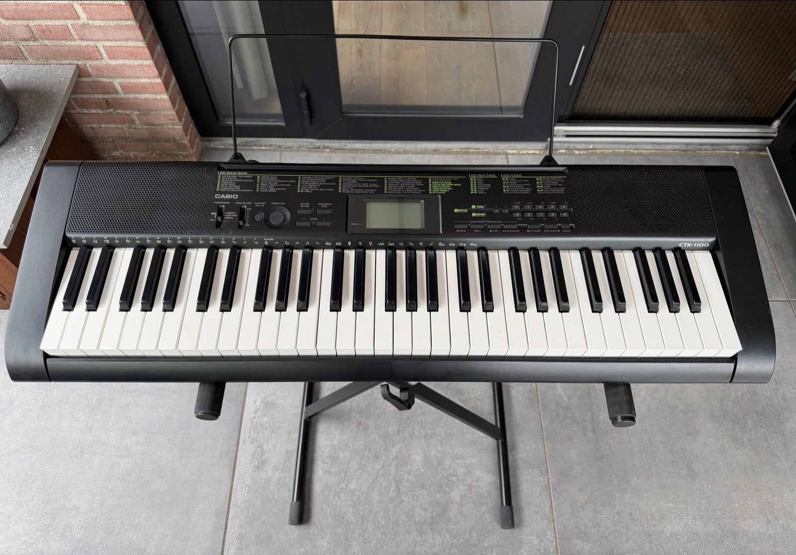 Casio CTK-1100 keyboard met standaard, Ophalen, Casio, Met standaard, 61 toetsen