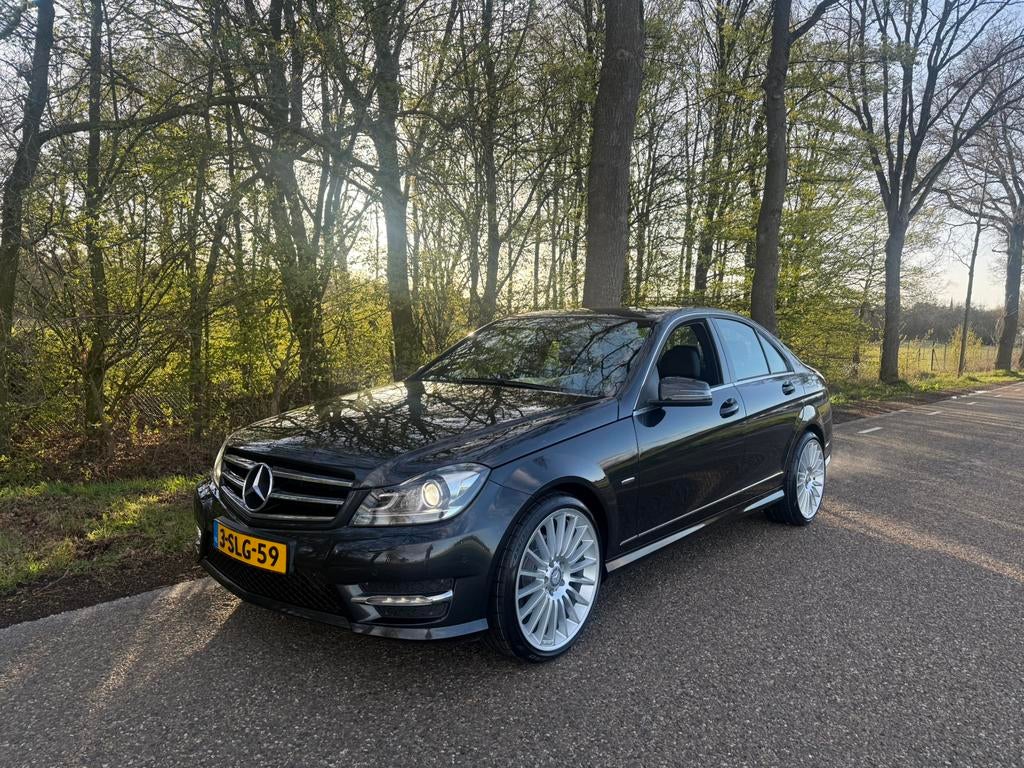 C 180 Edition C amg pakket, Auto's, Achterwielaandrijving, 1800 kg, Zwart, 75 €/maand