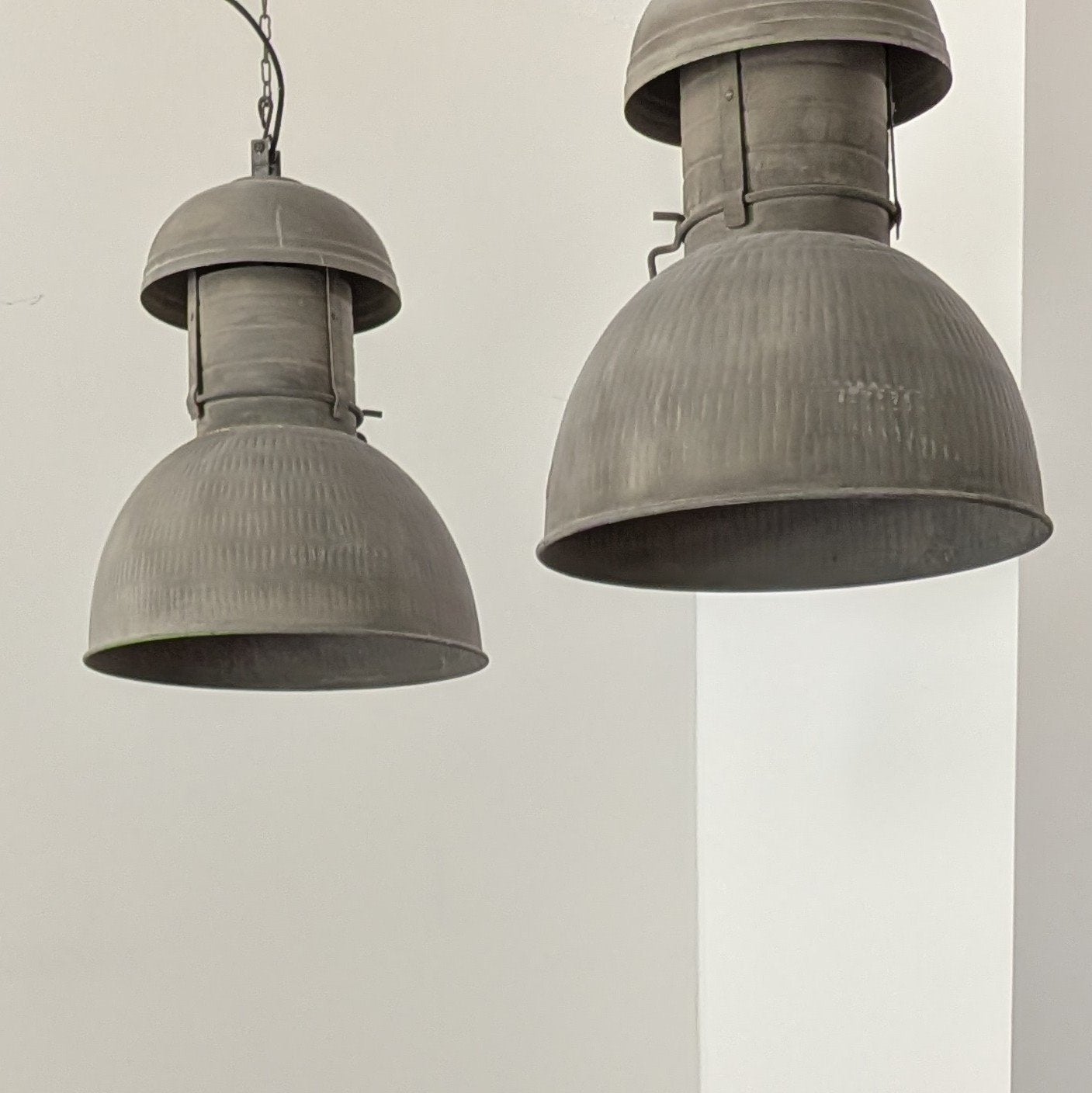 2 HK Living industriële hanglampen grijs - Gebruikt, Ophalen, Gebruikt, Metaal, Industrieel