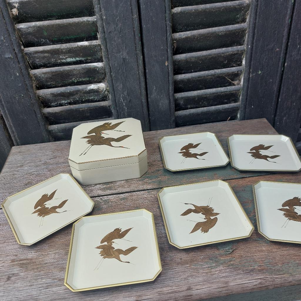 Mooie brocante set onderzetters met gouden kraanvogels, Ophalen of Verzenden
