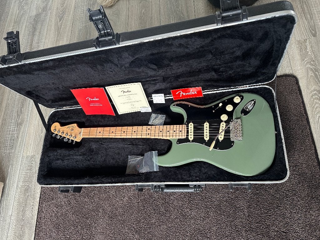 Fender American Pro I Stratocaster Antique Olive 2019 zgan, Ophalen, Zo goed als nieuw, Solid body, Fender