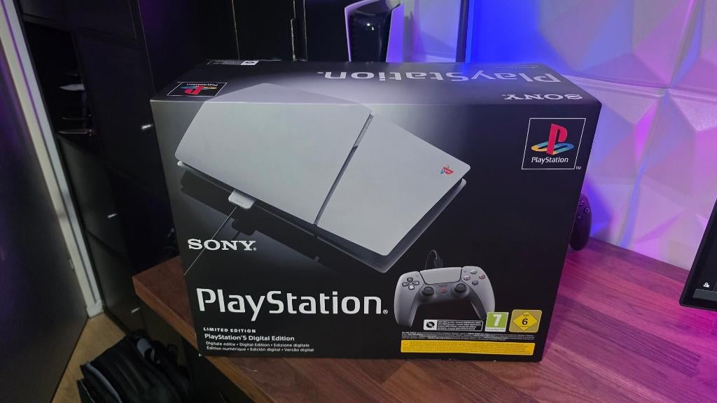 playstation 5 30th anniversary edition nieuw., Spelcomputers en Games, Spelcomputers | Sony PlayStation Consoles | Accessoires