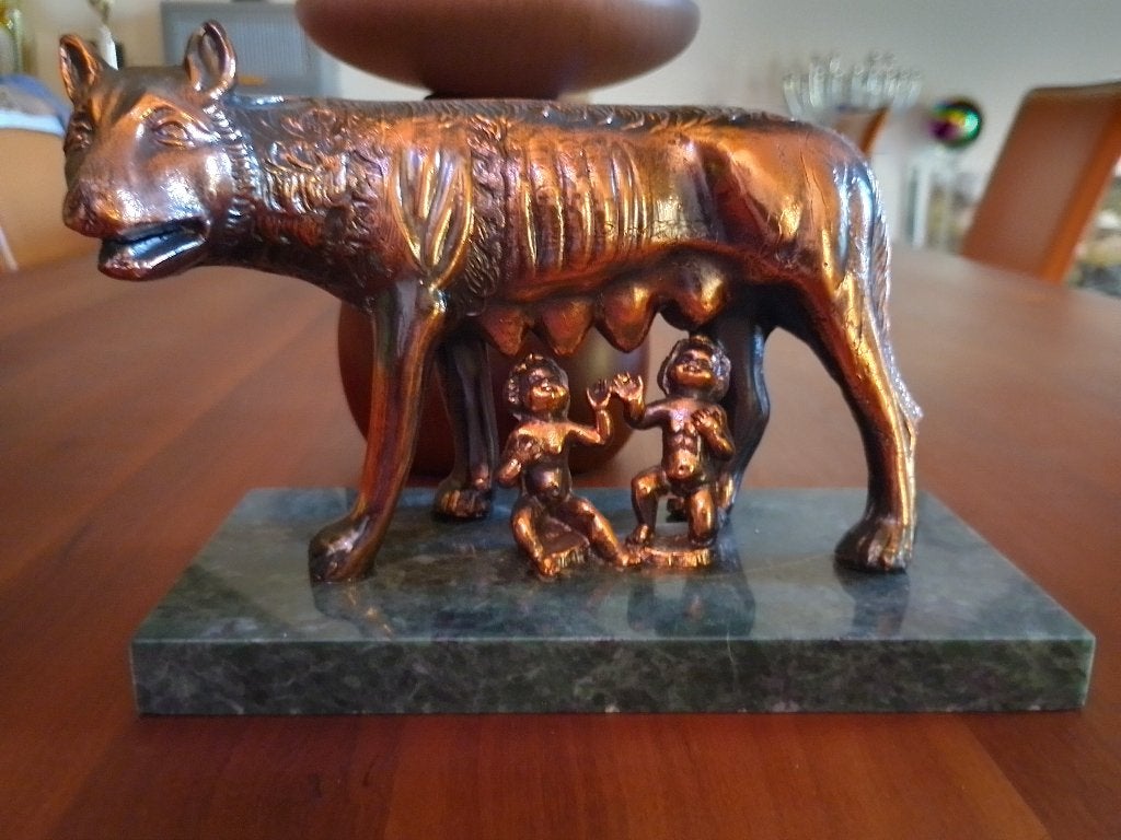 Capitolijnse Wolf. Beeldhouwwerk., Antiek en Kunst, Kunst | Designobjecten, Verzenden, Beeld, Handgemaakt