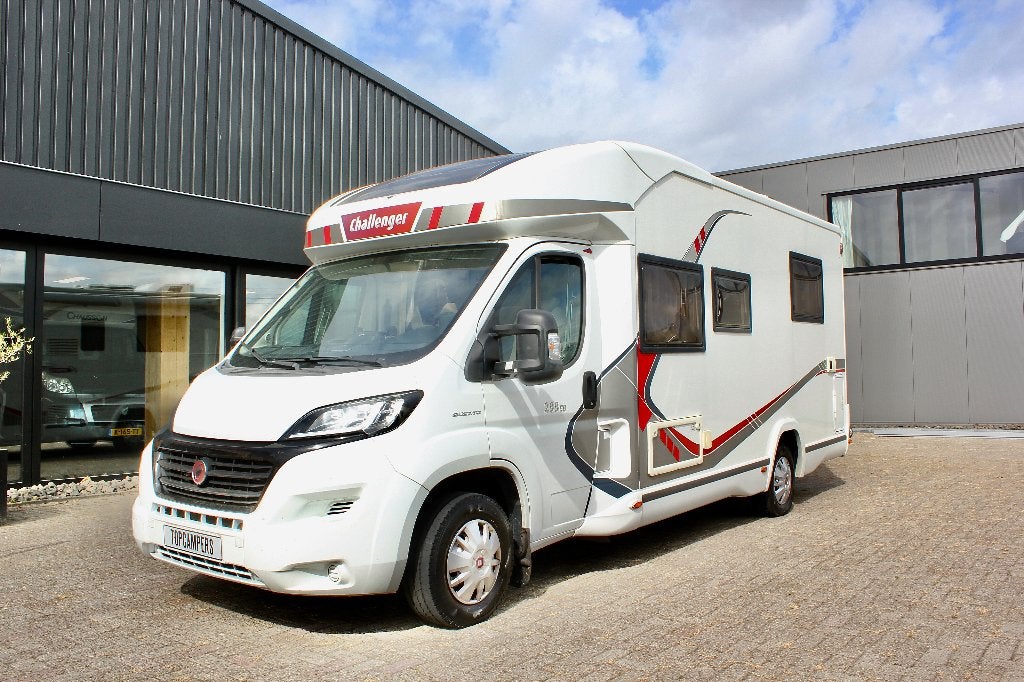 Challenger Genesis 288EB(Queensbed + Hefbed ), Caravans en Kamperen, Campers, Ringverwarming, Fiat, 6 tot 7 meter, Bedrijf