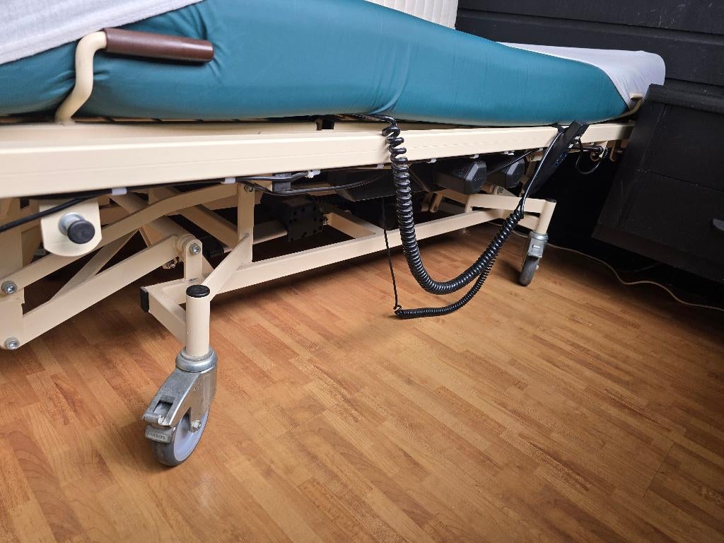 Medical Care Single Bed, Gebruikt, 90 cm, Eenpersoons, Ophalen of Verzenden