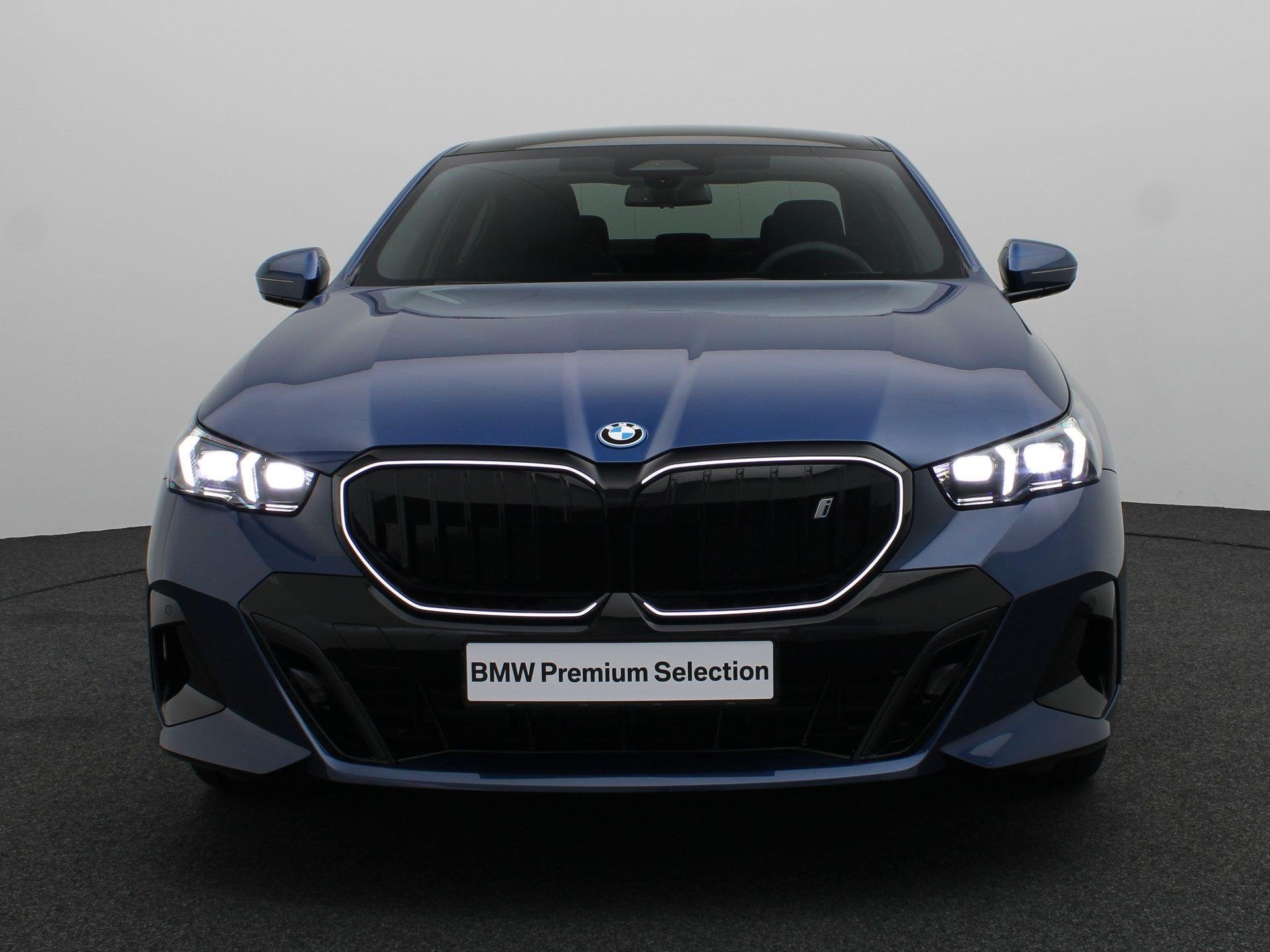BMW i5 Sedan eDrive40 M Sportpakket Pro | SoH 100% | M Sport, Auto's, Automaat, 2095 kg, Achterwielaandrijving, Zwart