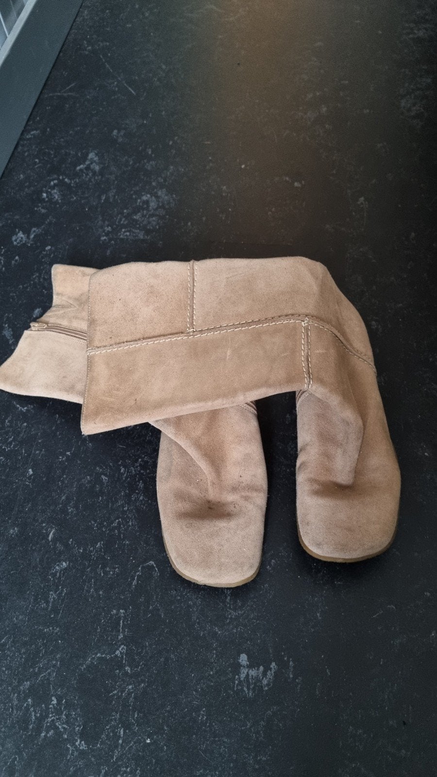 Tango suède enkellaarzen - Maat 38, Kleding | Dames, Tango, Beige, Lage of Enkellaarzen, Ophalen of Verzenden