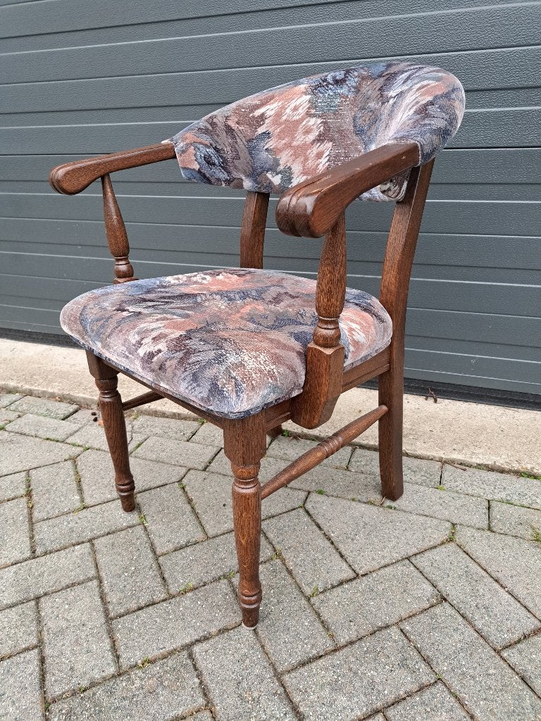 Stoel (massief eikenhout) met leuningen., Huis en Inrichting, Stoelen, Gebruikt, Bruin, Ophalen of Verzenden, Stof