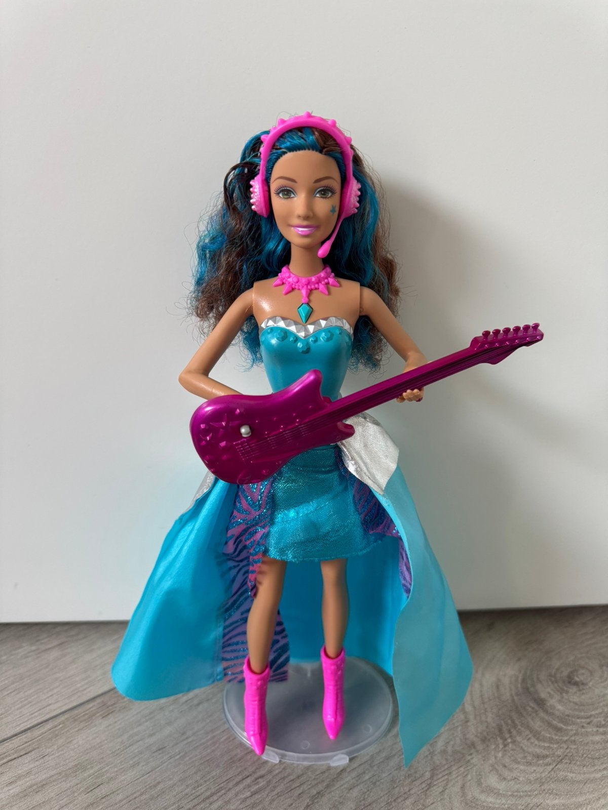 Barbie Erika rock n royals, Ophalen of Verzenden, Zo goed als nieuw