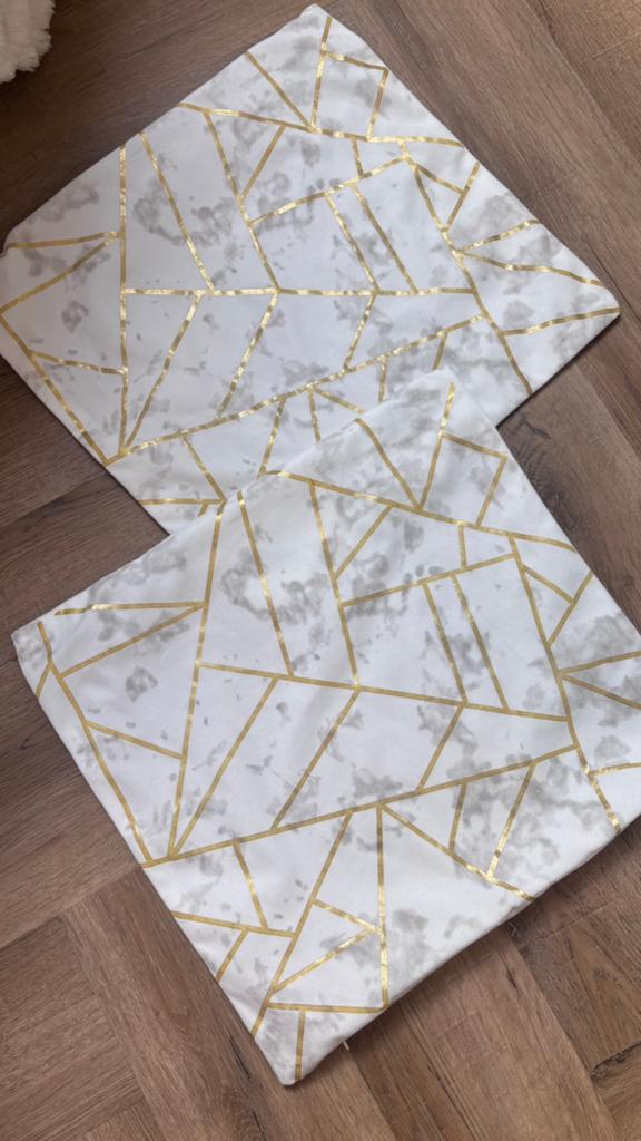2 Kussenhoesjes marmer velours goud/wit 45x45cm, Ophalen of Verzenden, Zo goed als nieuw, Wit, Vierkant