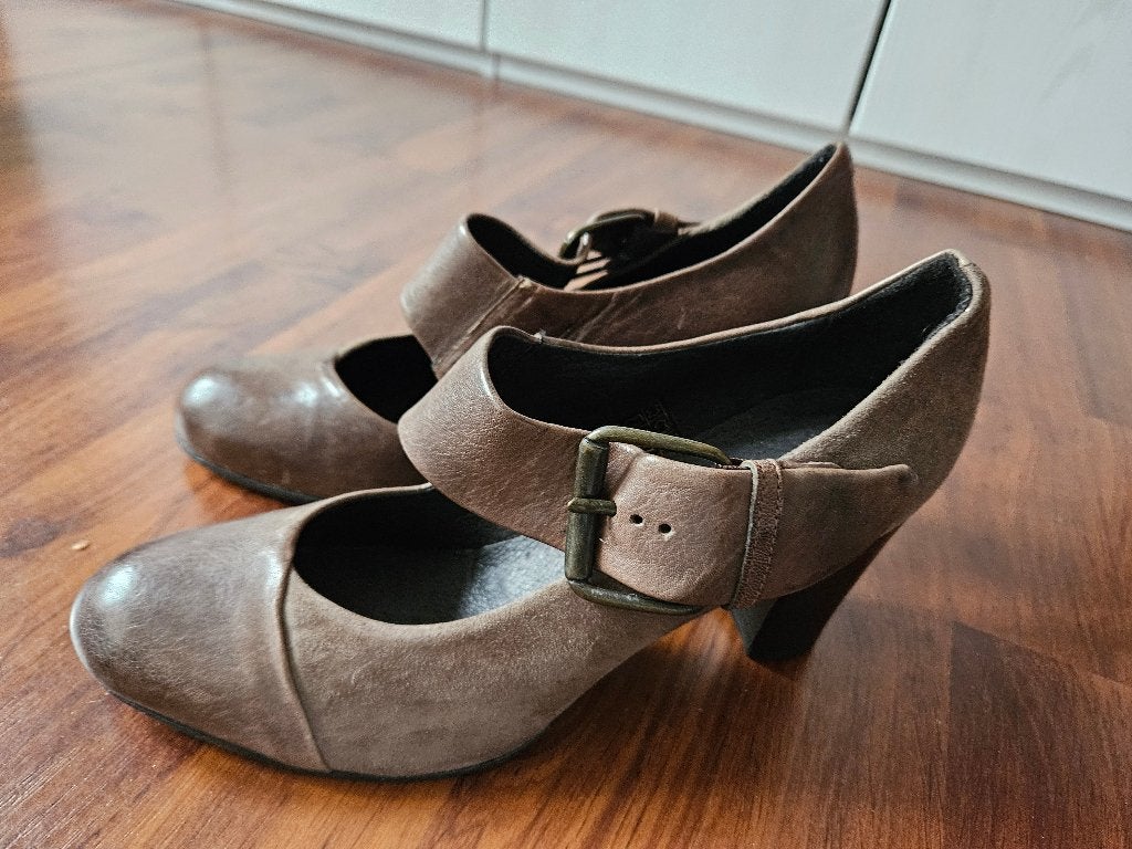 Nieuwe schoenen met hak, Bruin, Nieuw, Ophalen of Verzenden, Schoenen met hoge hakken