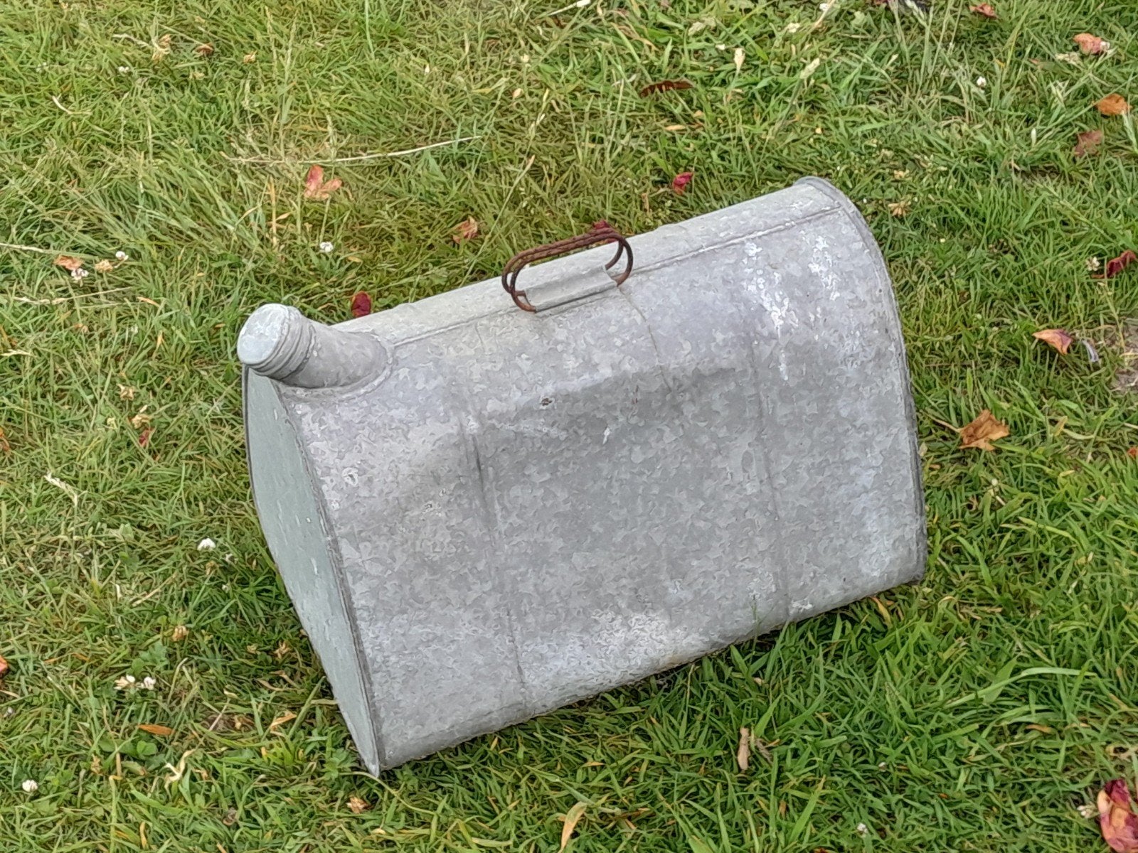 Antieke jerrycan voor petroleum - Vintage brandstofkan, Ophalen