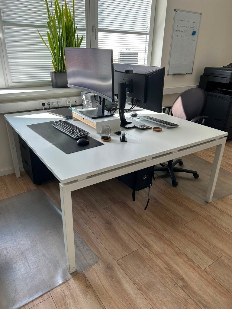 Duo Bureau Wit - 160x160 cm - Perfect voor 2 Personen, Huis en Inrichting, Bureaus, Ophalen, 160 cm, Gebruikt, Kabelgoot