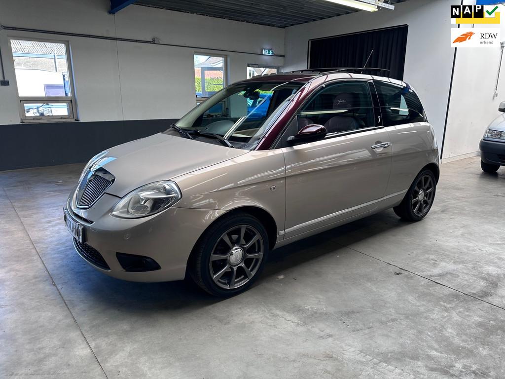 Lancia Ypsilon 1.4-16V Platino|Airco|Schuif-kantel dak, Voorwielaandrijving, 15 km/l, 400 kg, Origineel Nederlands
