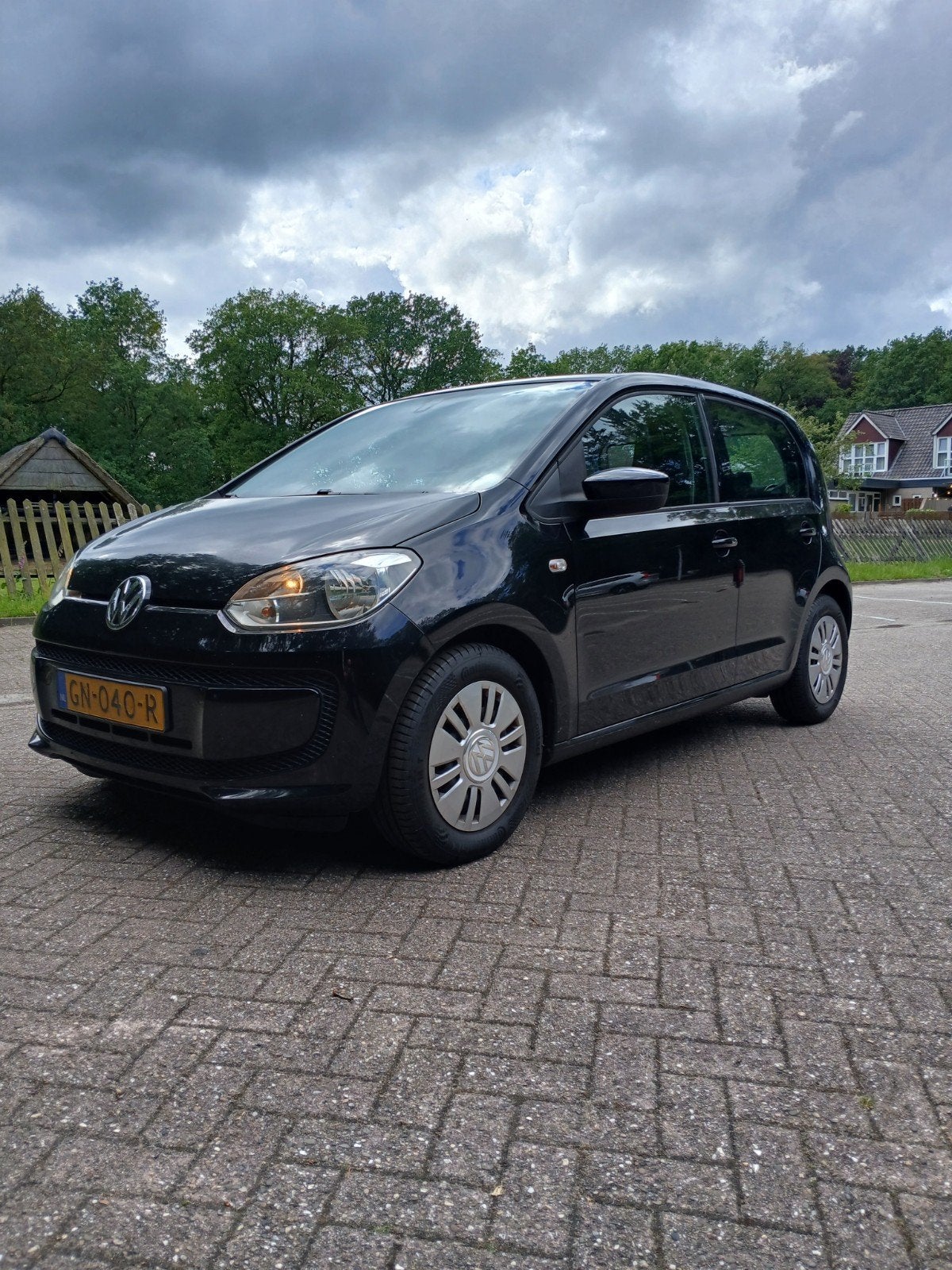 Volkswagen up! 1.0 44KW/60PK 5-DRS 2015 Zwart, Auto's, Voorwielaandrijving, Euro 5, Stof, 840 kg