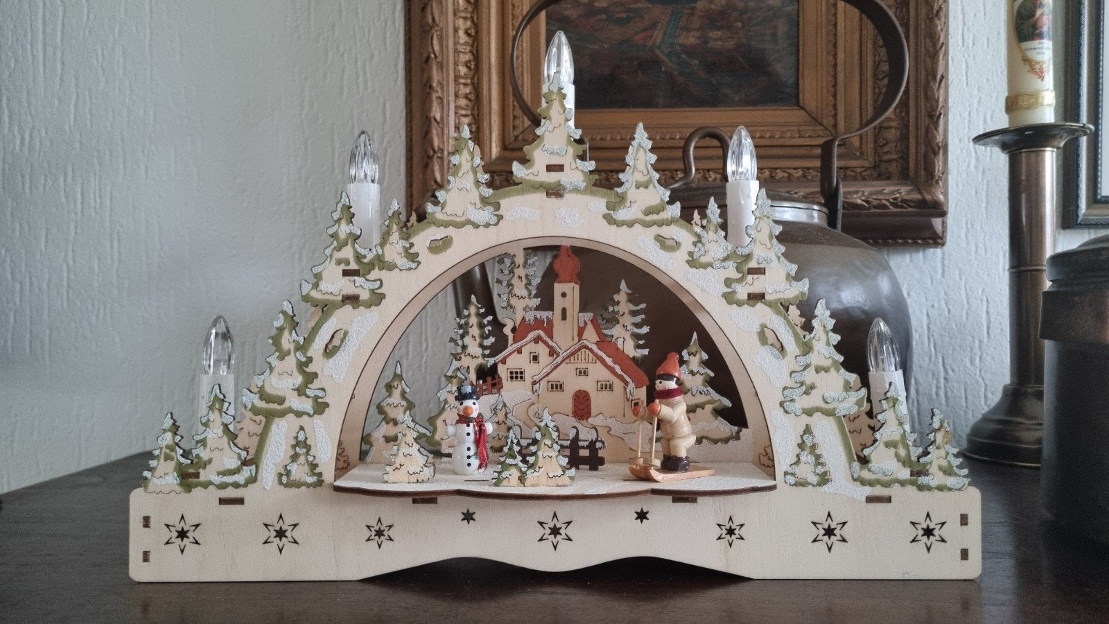 Houten kaarsenburg met winterdorp. Kerstdecoratie, Diversen, Ophalen of Verzenden