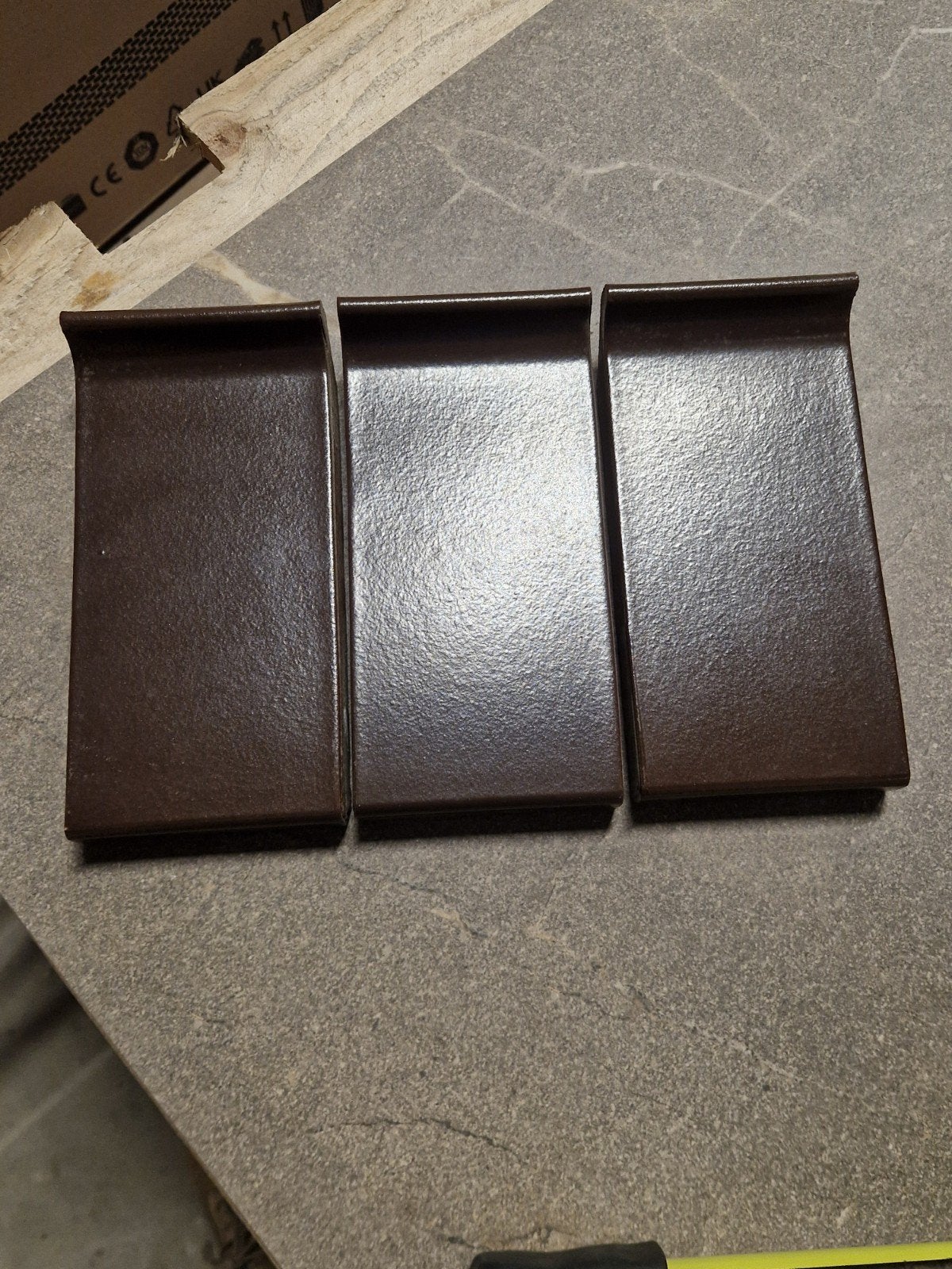 11 Bruine Raamdorpels - 215x105x28mm, Ophalen, Overige materialen, Overige typen, Nieuw