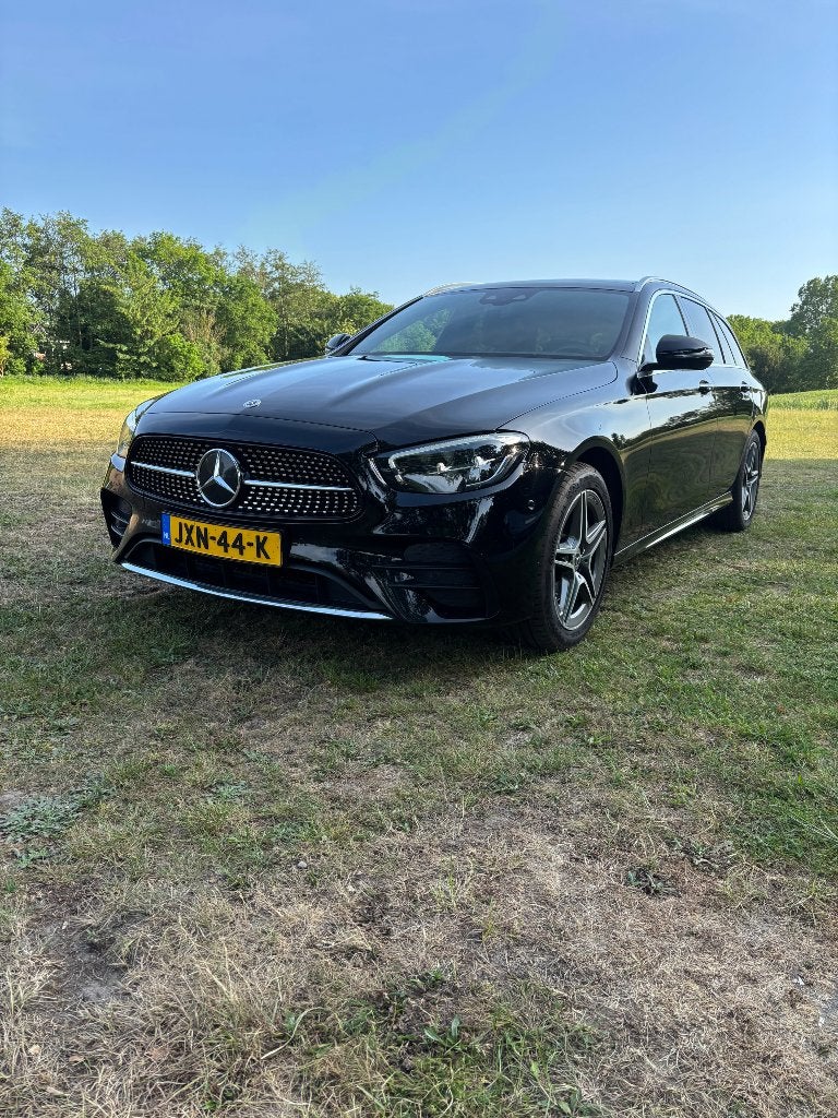 Mercedes-Benz E-Klasse E300 e 320pk 9G-TRONIC 2022 Zwart, Auto's, Mercedes-Benz, Automaat, Adaptive Cruise Control, Achterwielaandrijving
