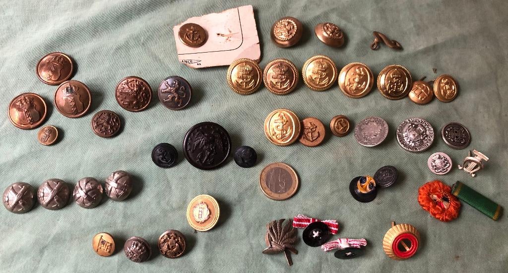 Verschillenden uniform knopen marine  etc, Ophalen of Verzenden, Overige soorten, Overige gebieden, Embleem of Badge