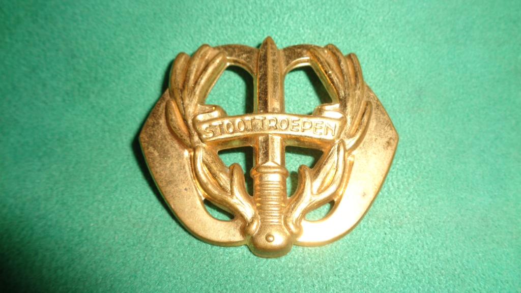 Leger stoottroepen embleem Nederland soldaat oude slag, Verzamelen, Verzenden, Landmacht, Nederland, Embleem of Badge