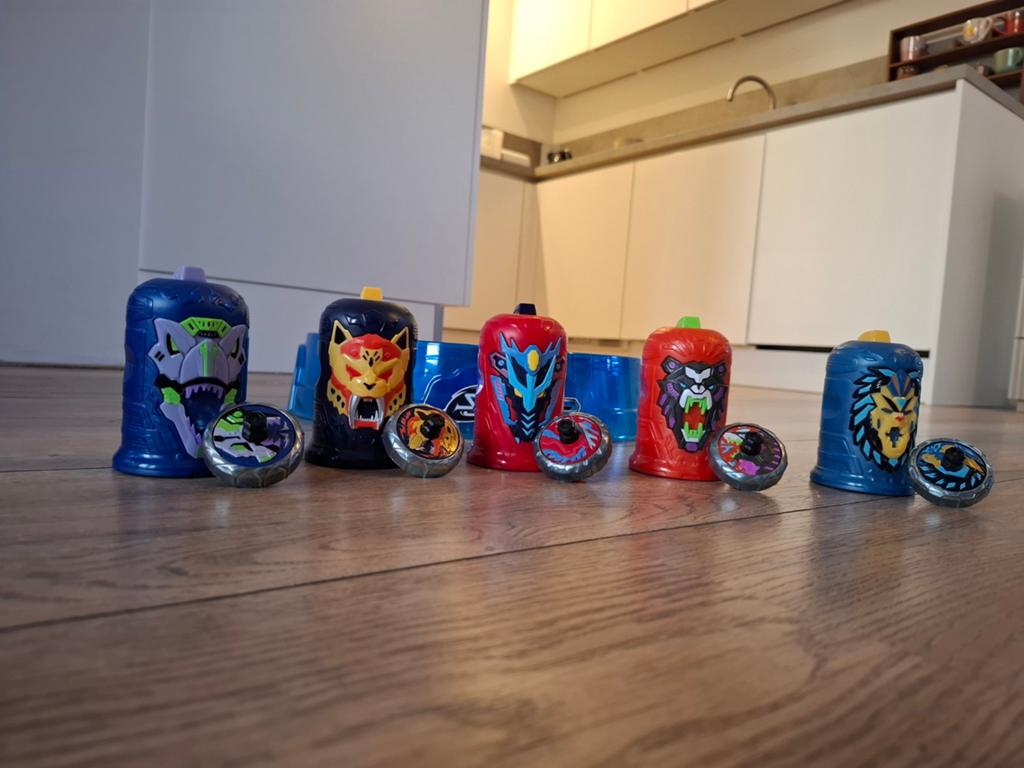 Spinners, soort beyblade t.w.v. 65 euro, zo goed als nieuw, Ophalen of Verzenden