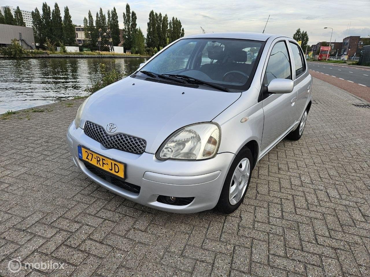 Toyota Yaris 1.3 VVT-i S-Line NAP-NIEUWE APK, Auto's, Voorwielaandrijving, 1299 cc, Gebruikt, 4 cilinders