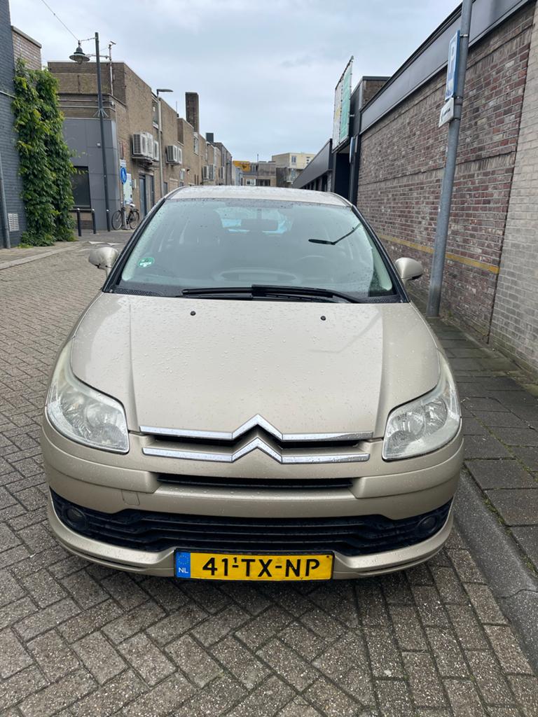 Citroën C4 1.6 16V Berline AUT 2006 Beige, Auto's, Citroën, Bedrijf, C4, Benzine, D, Hatchback, Automaat, Geïmporteerd, Beige