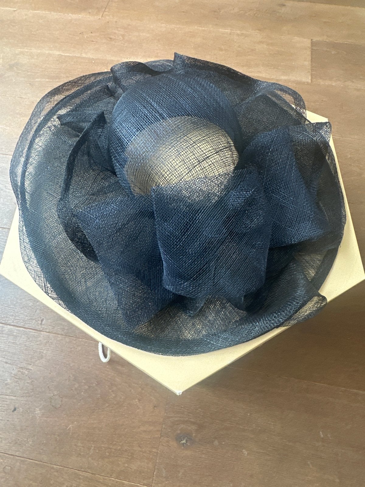 Elegante donkerblauwe  vintage hoed, Made in Italy, Ophalen of Verzenden, Zo goed als nieuw, One size fits all, Hoed