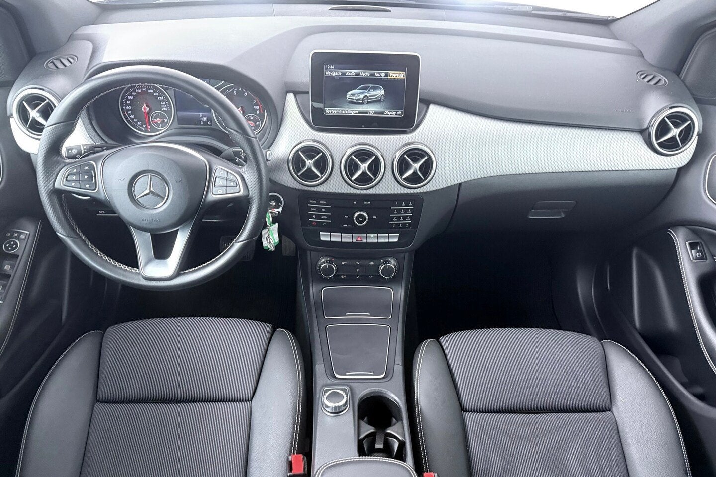 Mercedes-Benz B-Klasse 180 Ambition (bj 2016, automaat), Auto's, Lichtsensor, 1325 kg, Gebruikt, Euro 6