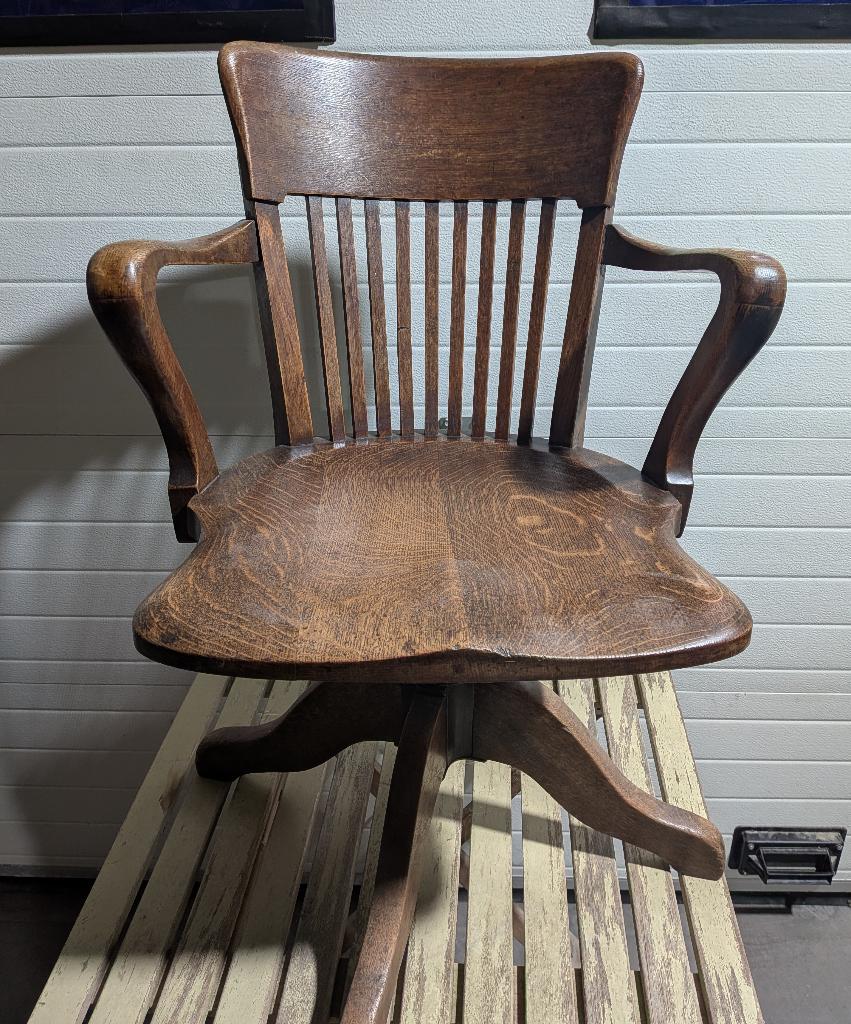 Antieke eiken bureaustoel/kapiteinsstoel., Ophalen