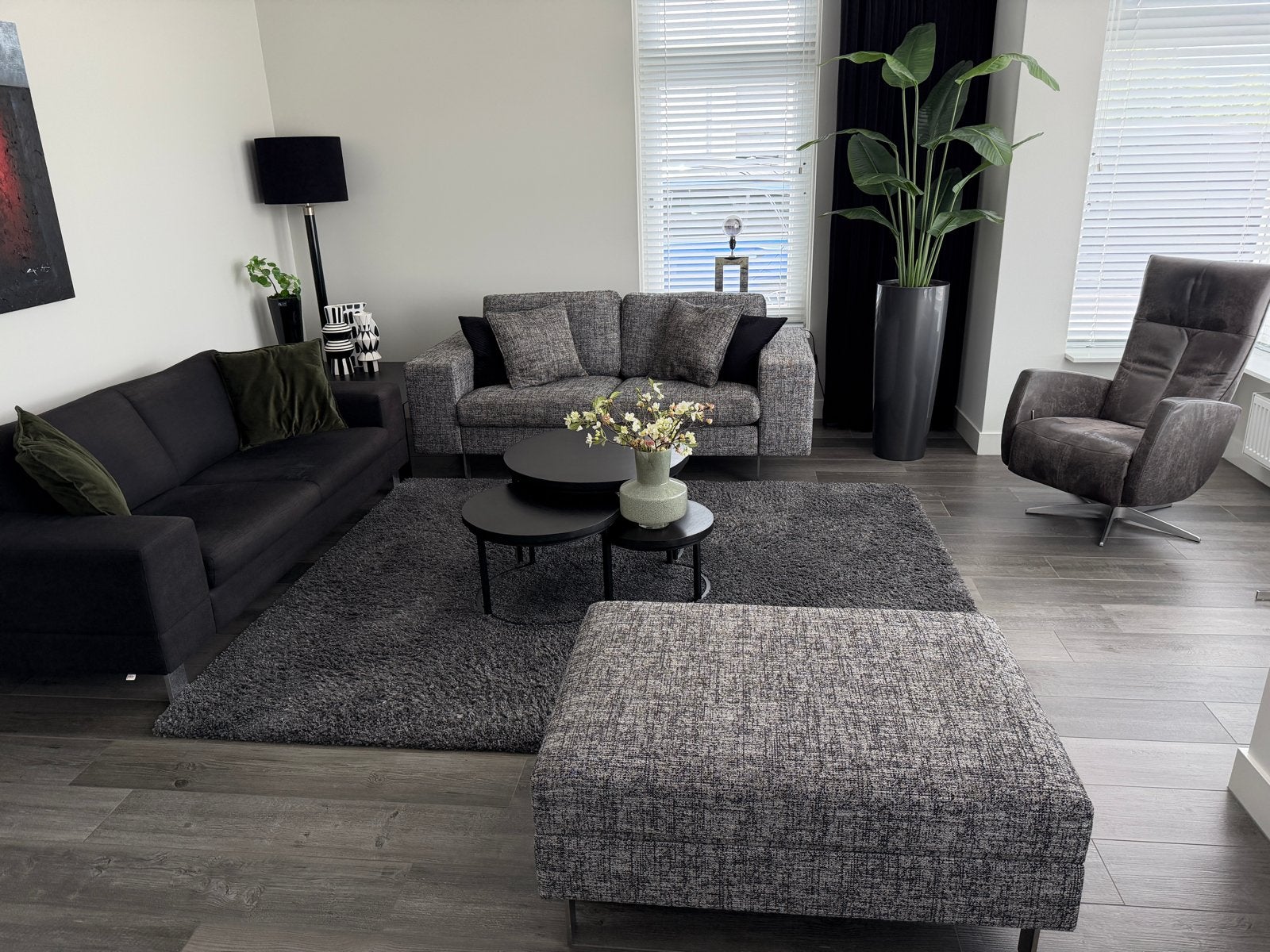 Kamer inrichting.  2 tweezits banken, hocker , ligstoel, Ophalen, Neutraal, 150 tot 200 cm, Tweepersoons