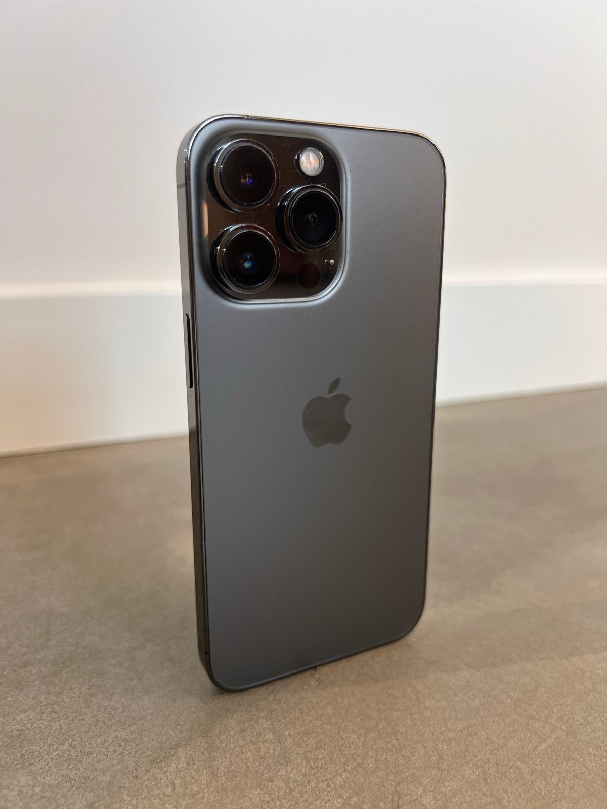 Apple iPhone 13 Pro - Zo goed als nieuw, Gebruikt, 75 %, IPhone 13 Pro, Zonder simlock
