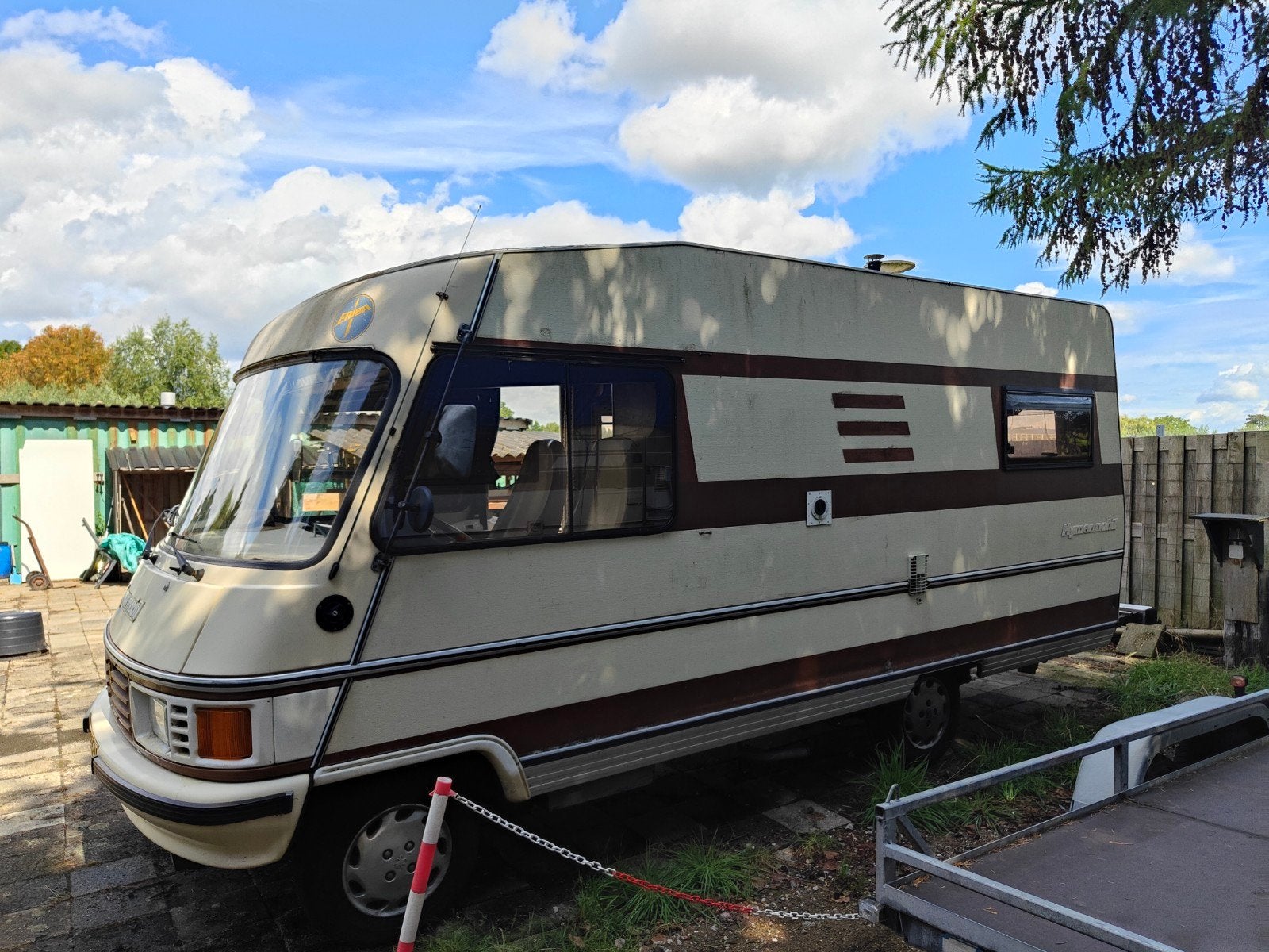Hymer HymerMobil camper uit 1987, Ophalen