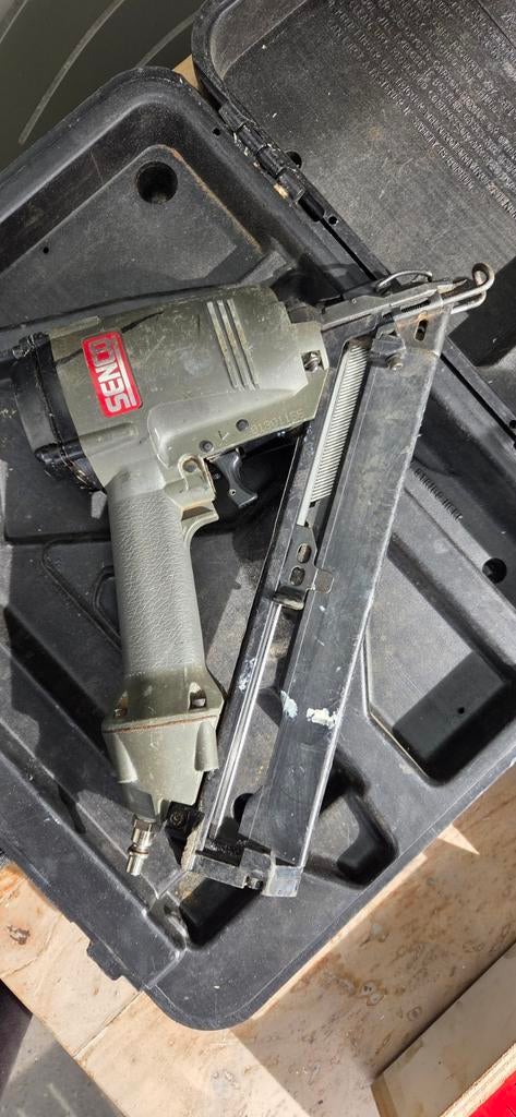 Senco SFN 30 spijker tacker, Ophalen