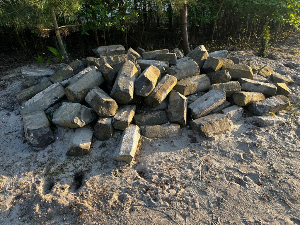 GRATIS partij basalt blokken, Tuin en Terras, Grind, Keien en Split, Gebruikt, Kei, Antraciet, Basalt, Ophalen