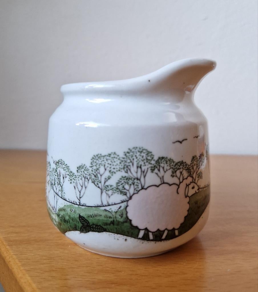 Vintage Otagiri melkkannetje "Country Life" schapen, Ophalen of Verzenden, Keramiek, Overige stijlen, Overige typen