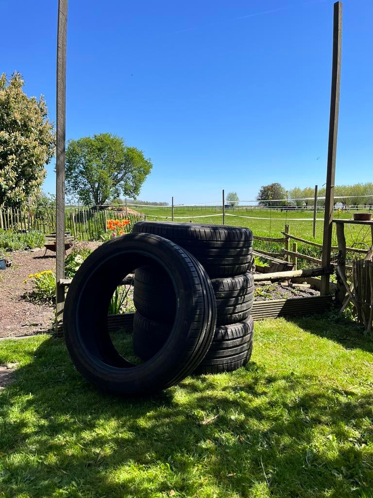 4x Michelin Pilot EV 255/45 R20 banden te koop 1tje met prop, Auto diversen, Overige Auto diversen, Ophalen