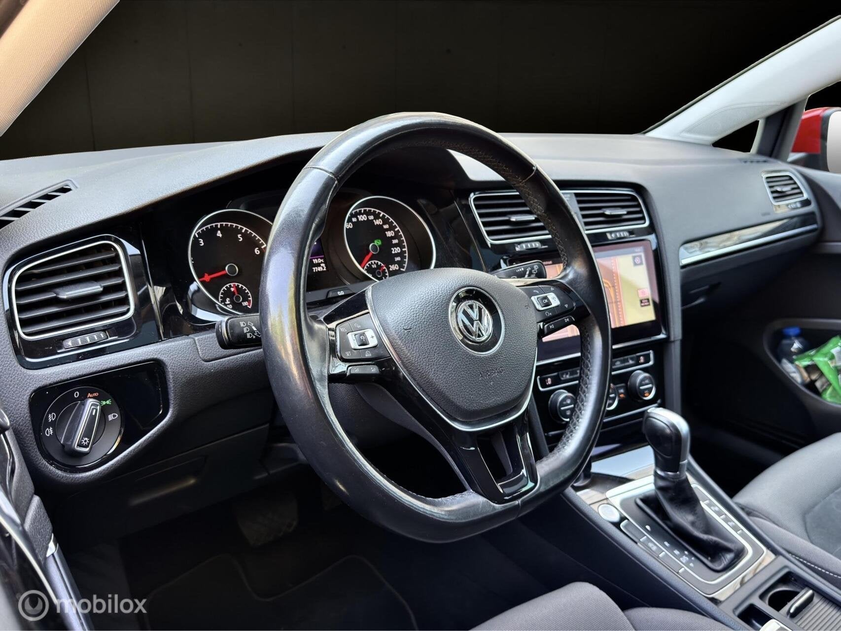 Volkswagen Golf 7.5 1.5 TSI Highline|Pano|Massage|Stuurverw., Auto's, Volkswagen, 4 cilinders, 150 pk, Bedrijf, Golf