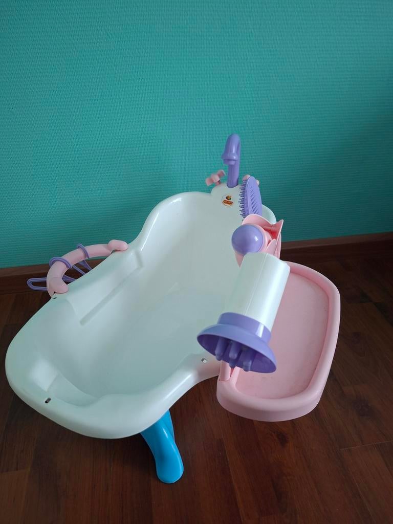 Poppenbadje met accessoires, Kinderen en Baby's, Speelgoed | Poppen, Ophalen of Verzenden, Gebruikt, Babypop