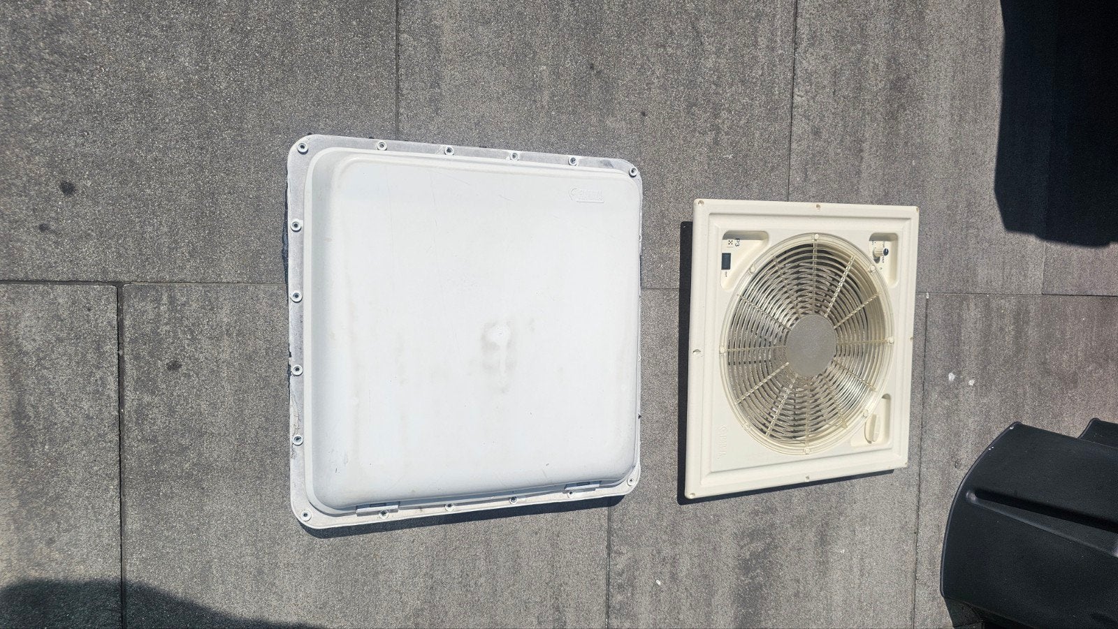 Dakluik fiama  met ventilator voor camper of caravan, Ophalen of Verzenden, Gebruikt