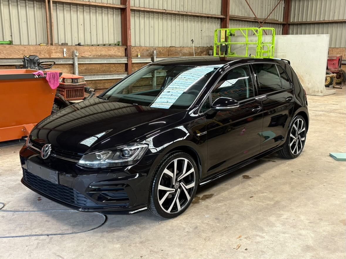 Volkswagen Golf 1.5 TSI 150pk 7-DSG 2018 Zwart KUIP, CAMERA, Auto's, 1498 cc, 4 cilinders, 1240 kg, Grijs