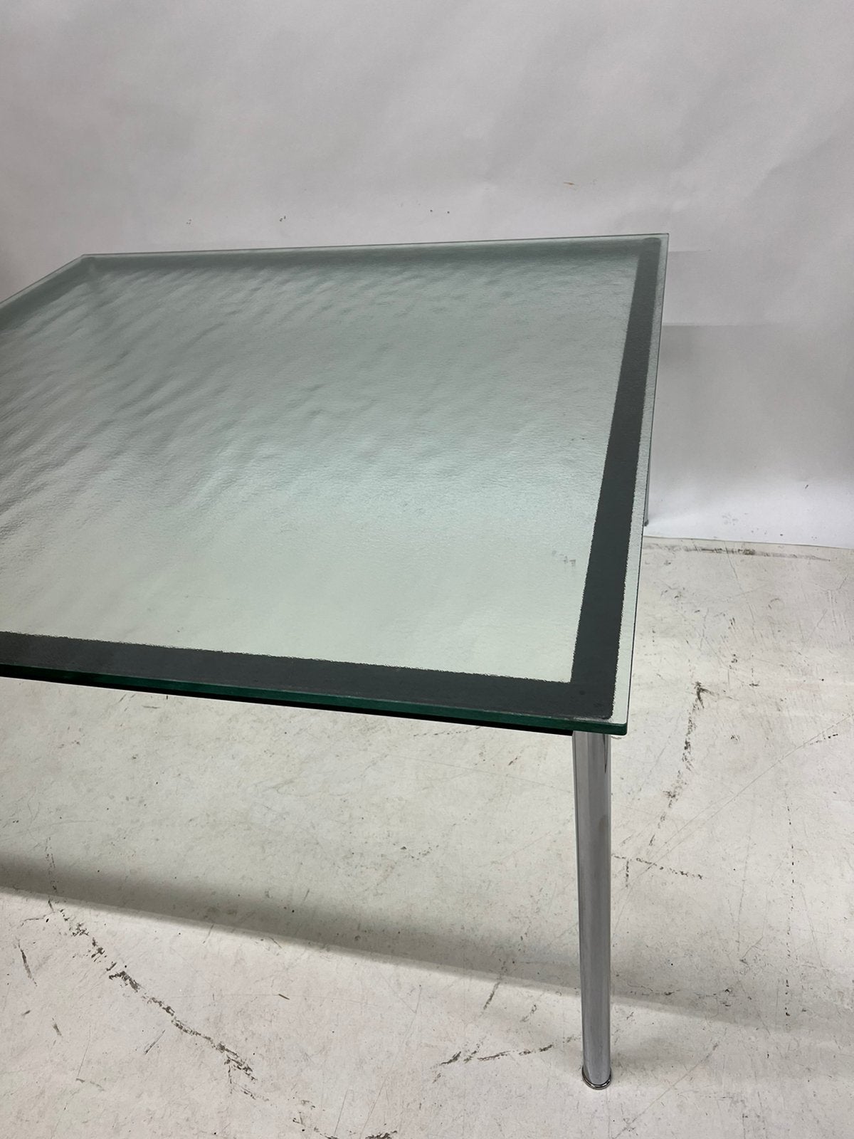 Design tafel van le corbusier model lc 10, Antiek en Kunst, Kunst | Designobjecten, Ophalen
