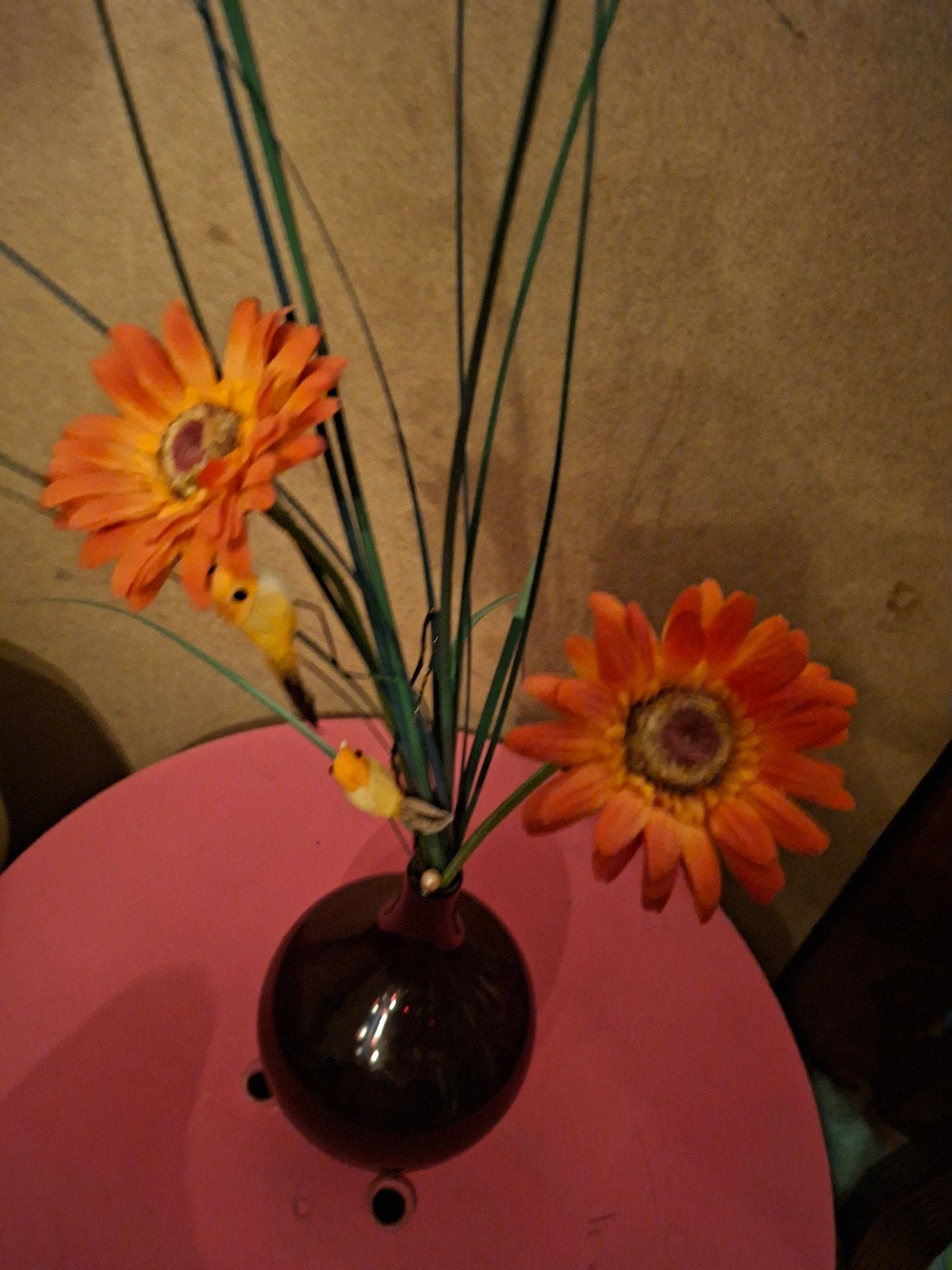 Elegante Donkere Vaas incl. Kunstbloemen (Gerbera's) & Vogel, Overige kleuren, 25 cm, Inclusief decoratie, Ophalen of Verzenden