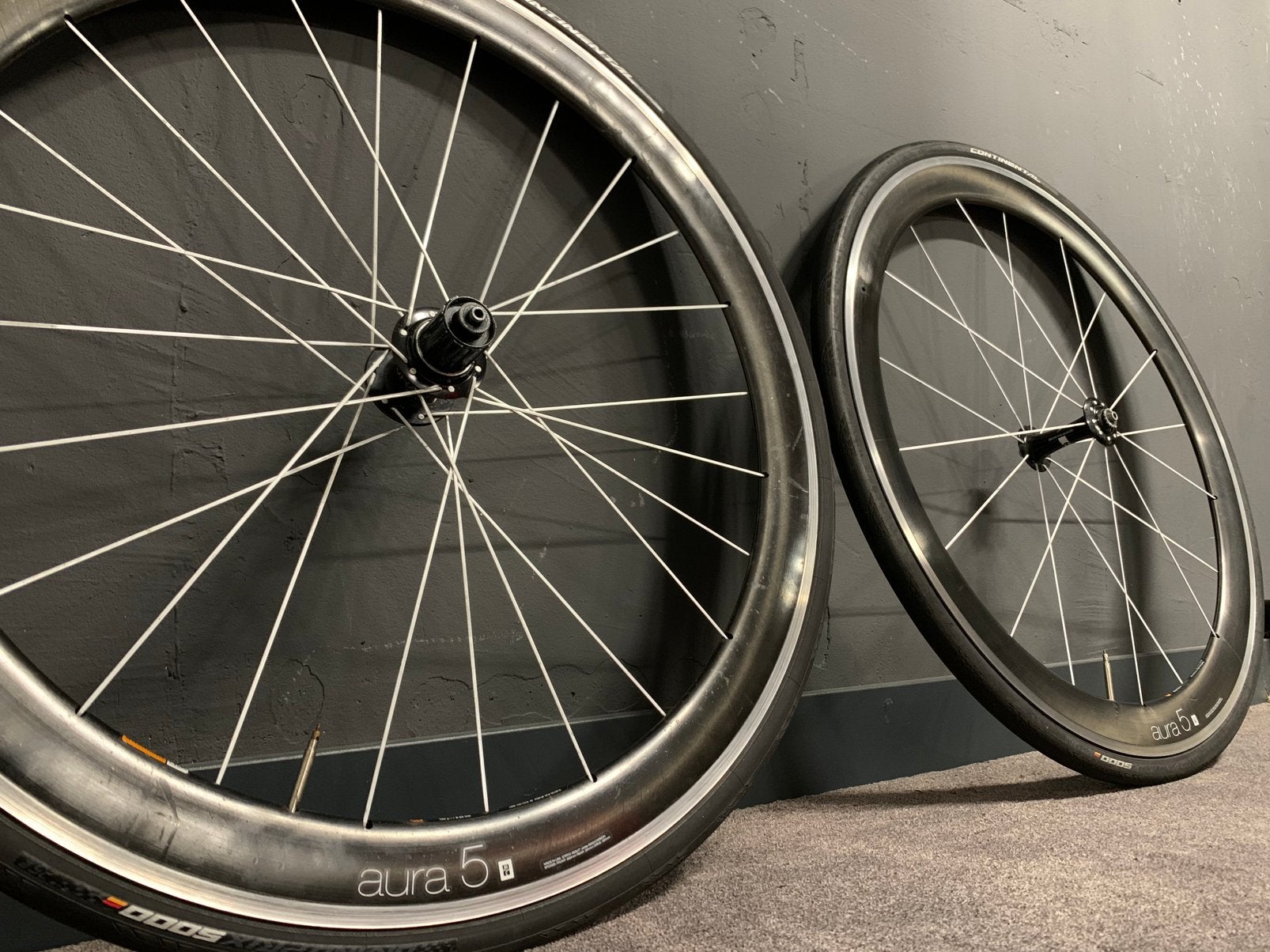 Bontrager Aura 5 carbon wielset 50 mm hoog Shimano/Sram body, Ophalen of Verzenden, Zo goed als nieuw, Stuur, Carbon