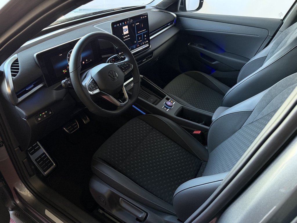 Volkswagen T-Roc 1.5 eTsi 150PK R-LINE EDITION VW.TREKHAAK B, 4 cilinders, Origineel Nederlands, Bedrijf, Adaptive Cruise Control
