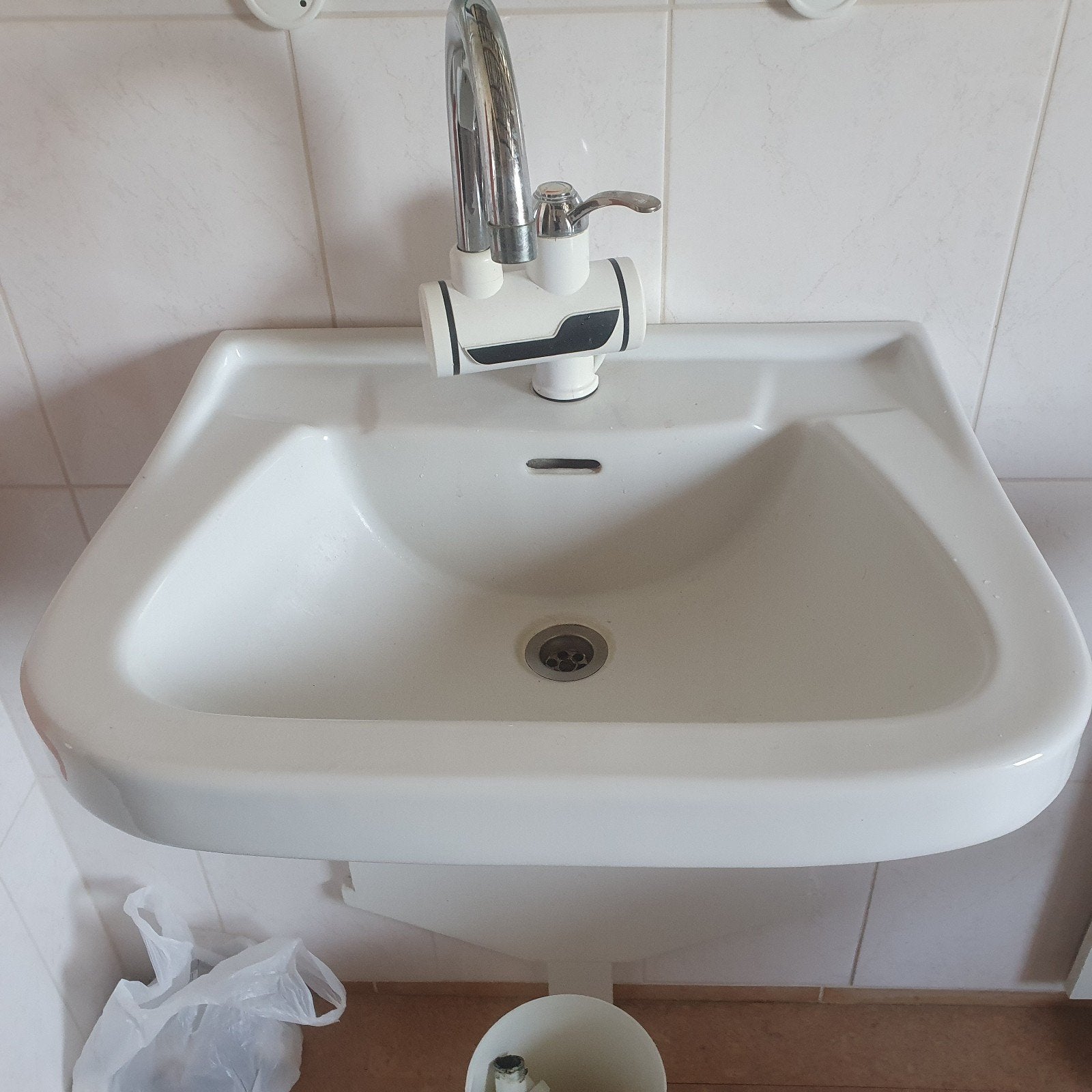 Wastafel met kraan, Ophalen, Zo goed als nieuw, Chroom, Wastafel