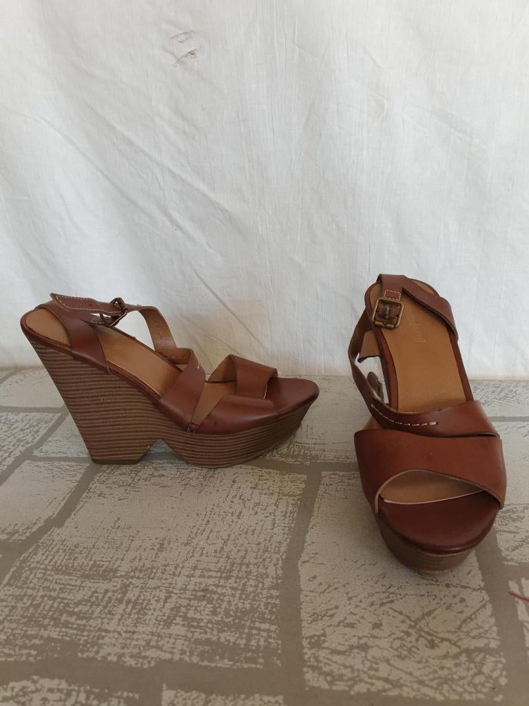 Gave bruine sandalen met sleehak . mt 37. merk Graceland, Bruin, ., Ophalen of Verzenden, .