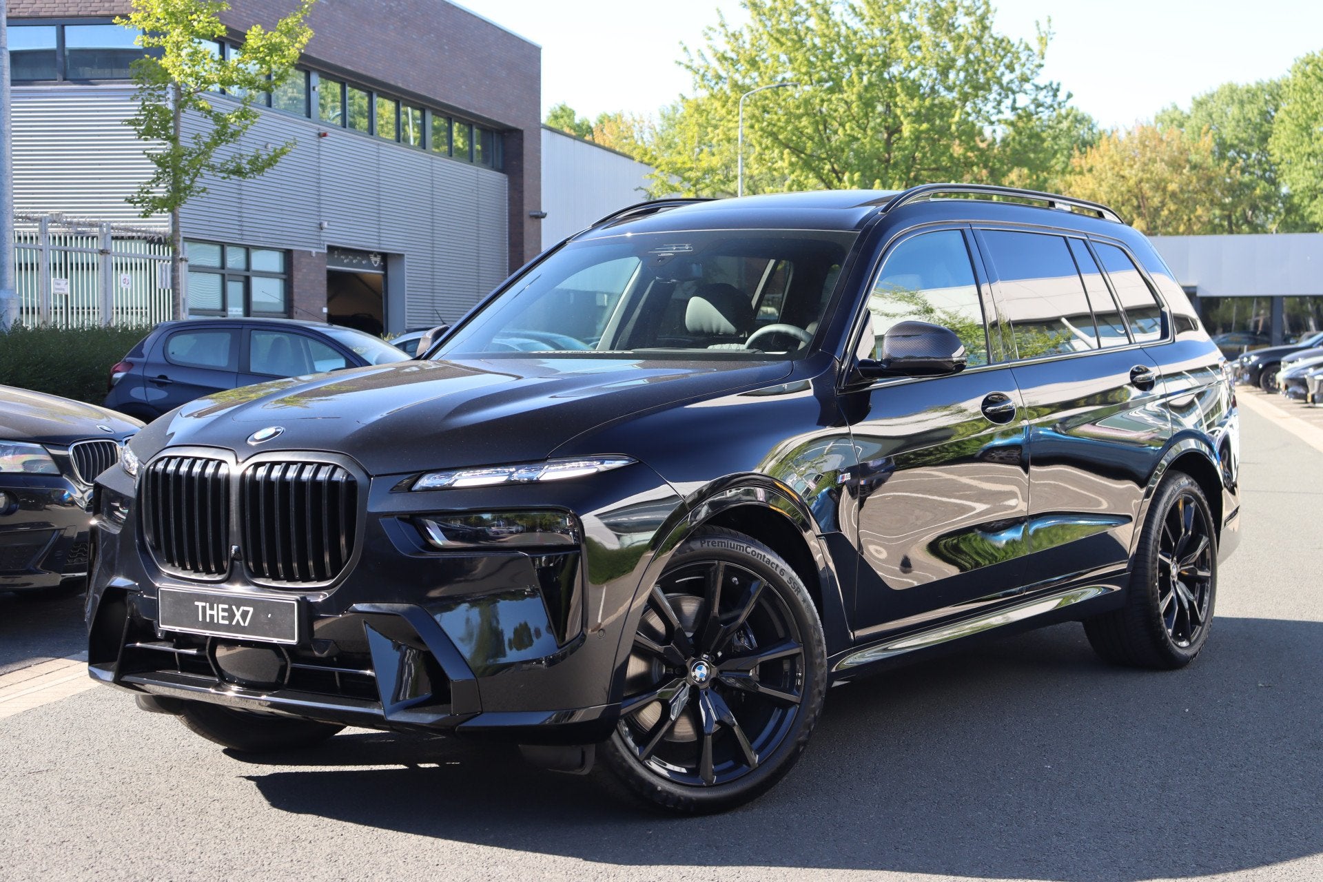 BMW X7 xDrive40i M Sport Automaat / Panoramadak / Trekhaak /, Auto's, Automaat, Dealer onderhouden, Zwart, 7 stoelen