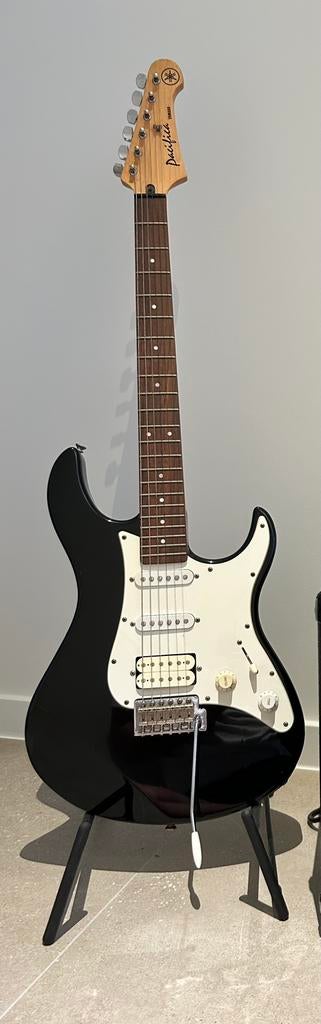 Yamaha Pacifica elektrische gitaar + draagzak, Muziek en Instrumenten, Ophalen, Zo goed als nieuw, Solid body, Overige merken
