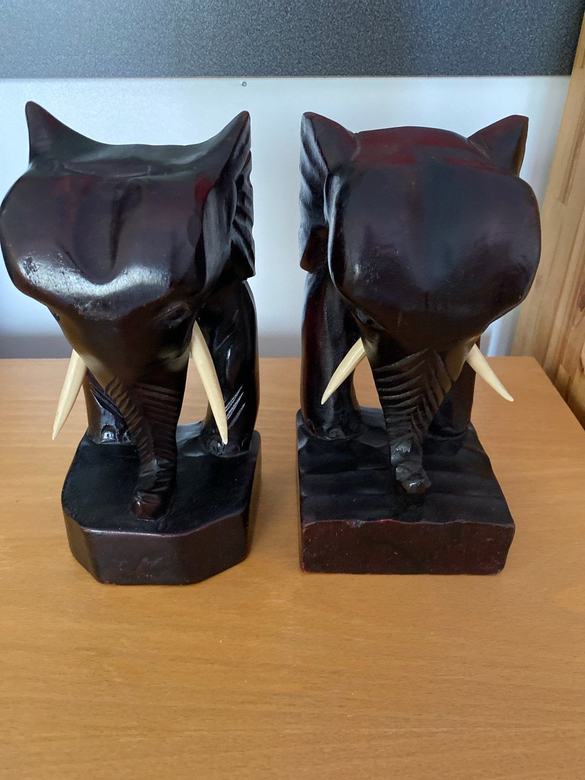 Vintage houten olifant boekensteunen - set van 2, Gebruikt, Ophalen of Verzenden, Bruin, Vintage